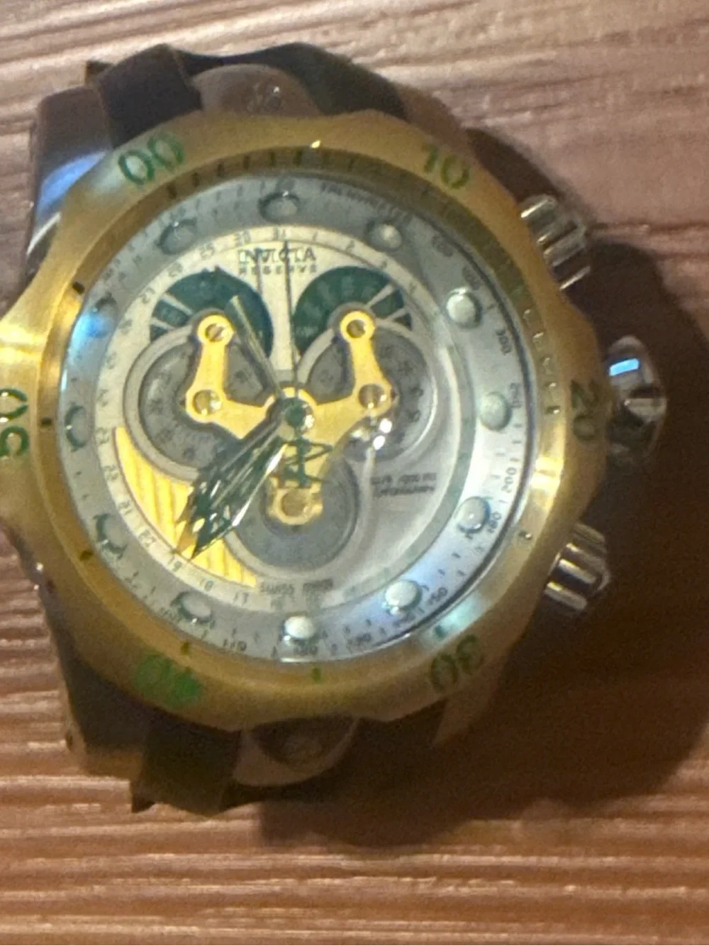 Invicta Reserve Venom 18535 has New Battery Needs New Band !!